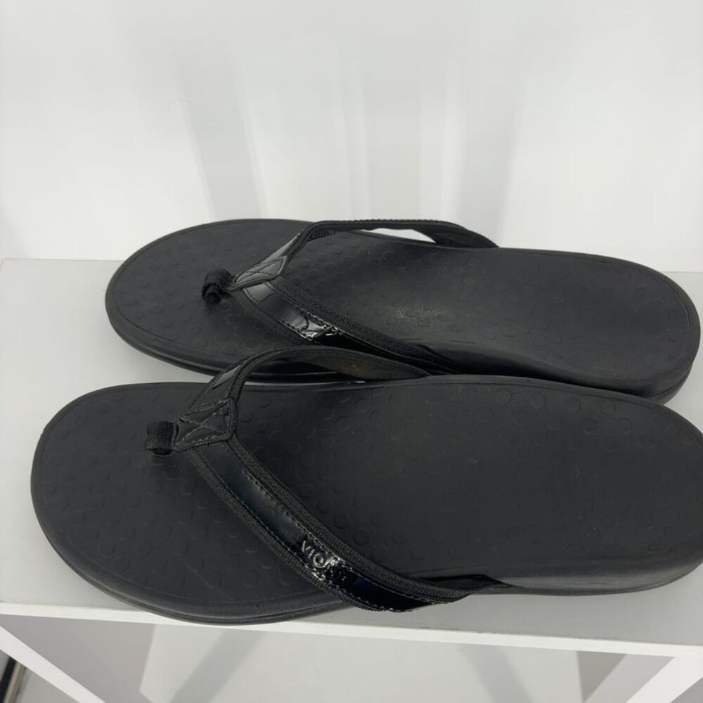 Vionic Comfort Flip Flops in Black